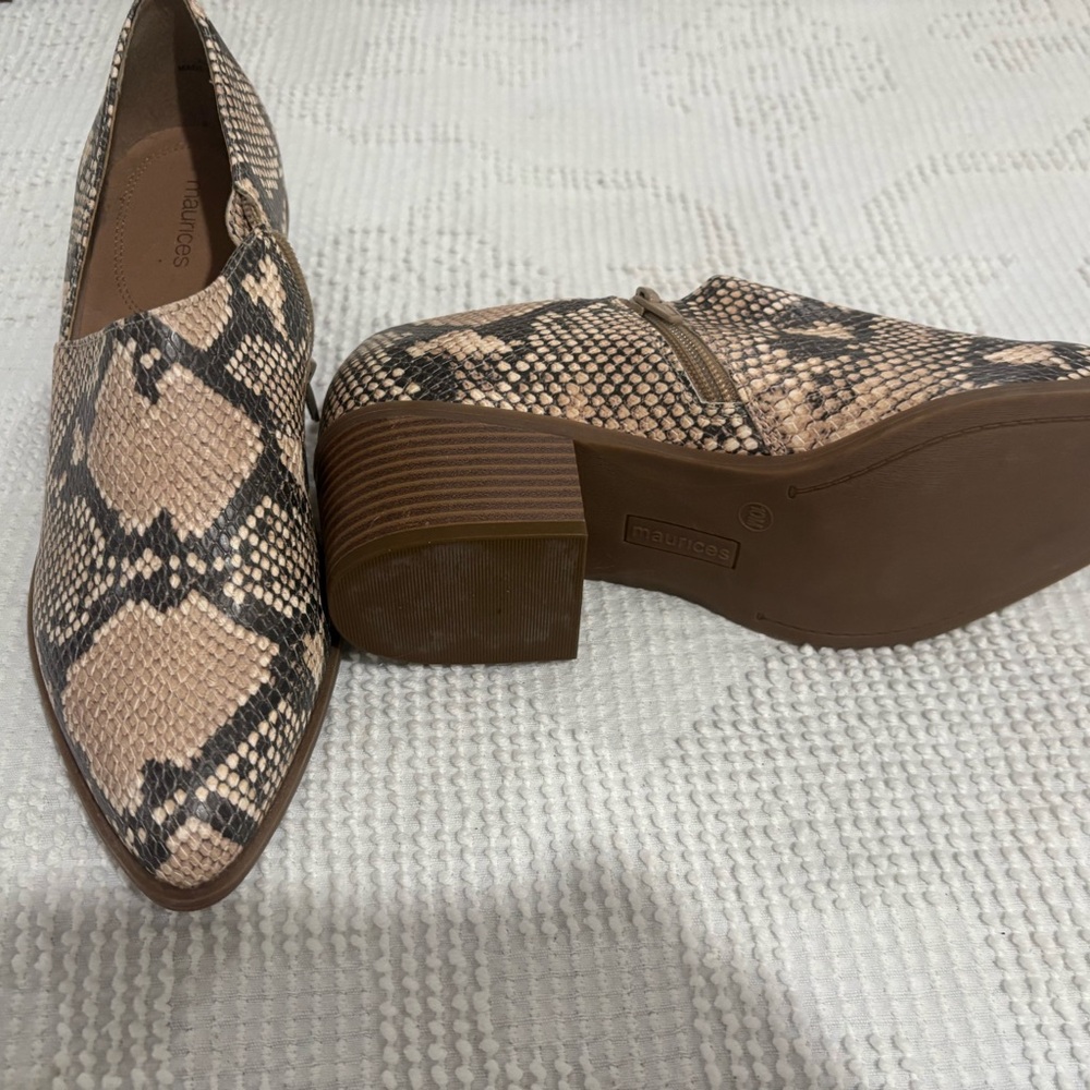 Maurices Beige and Black Snakeskin Loafers